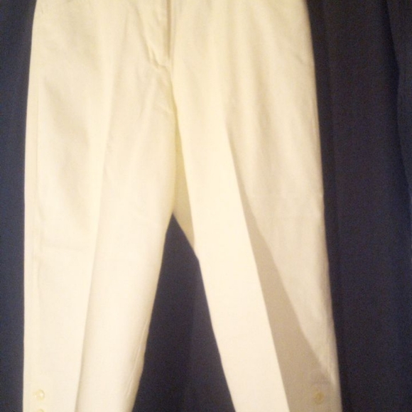 NINETY Buttercream 10 Petite Capri pant 3 buttons on legs + pockets Like… - Picture 4 of 8